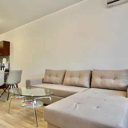 Sunflower - Private - Bsr - 1 Apartment *